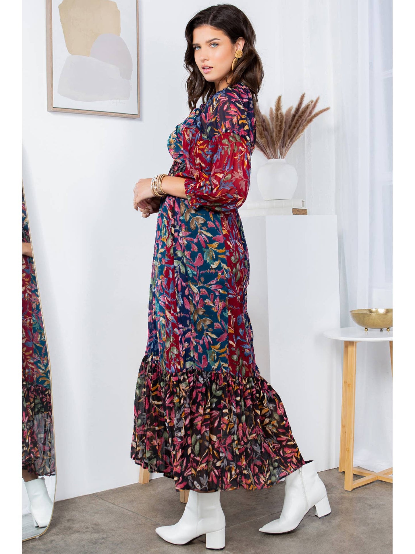 Boho Patchwork: Mid-Length Dress with Elasticated V-Neck